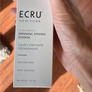 ECRU defining styling potion